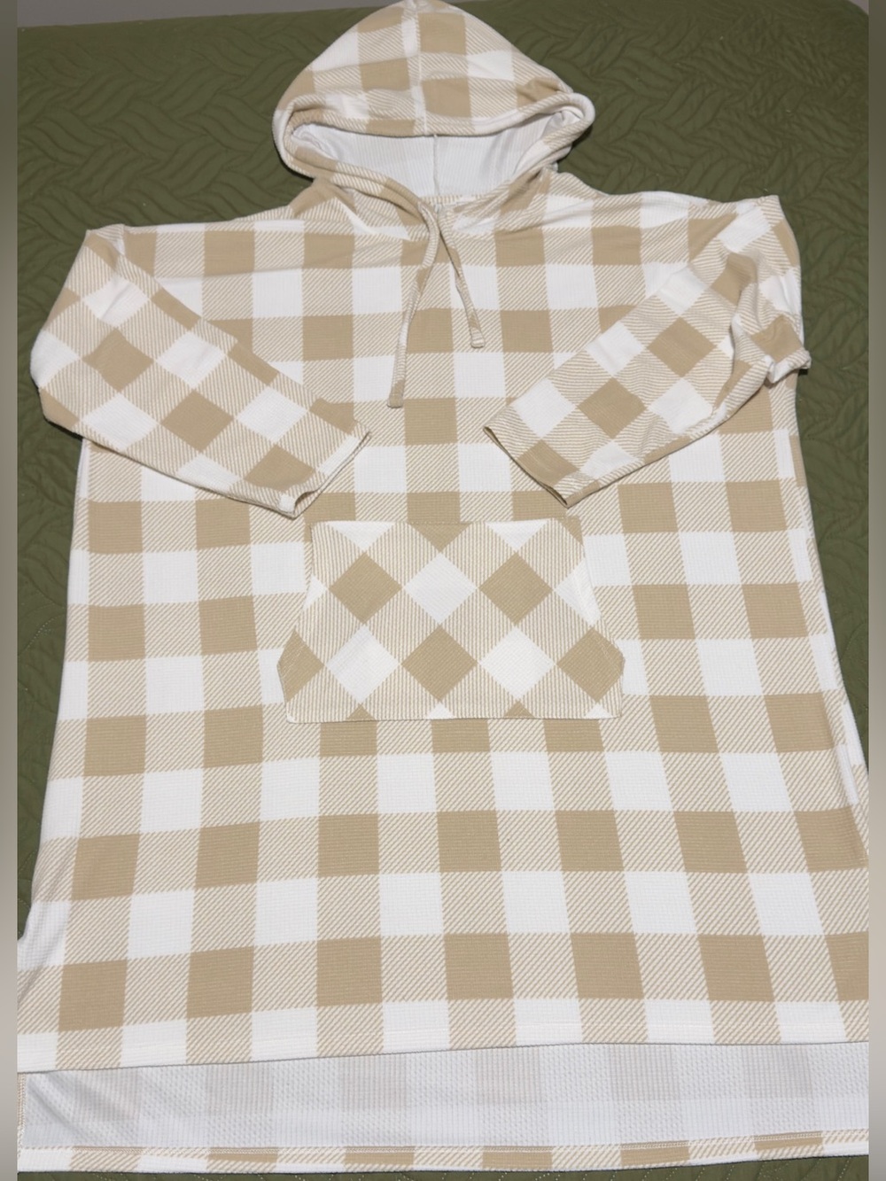 Live Well Sleep Women’s 22/24W Maternity Poncho Hoodie Checkered Waffle